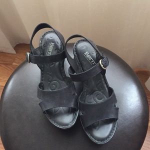 Born Women’s Wedges